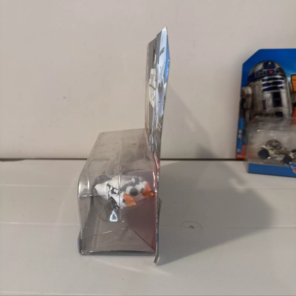 2-Star Wars Hot Wheels (2014) 2 Packs Rey, Flamethrower, R2-D2, C-3P0 B10 FREE SHIPPING