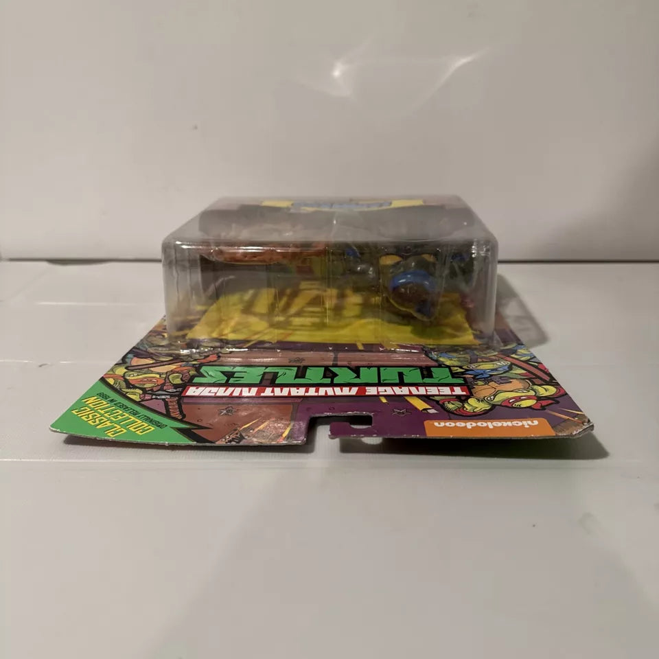 TMNT Teenage Mutant Ninja Turtles Classic Collection Leonardo Figure 2015 B4 FREE SHIPPING