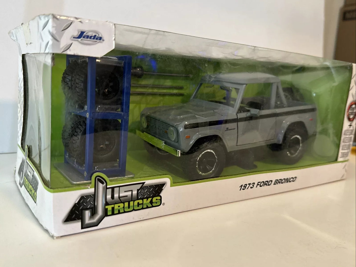 Jada Toys Just Trucks 1:24 1973 Ford Bronco Die-cast Car Grey NEW RUFF BOX SHIPS FREE.